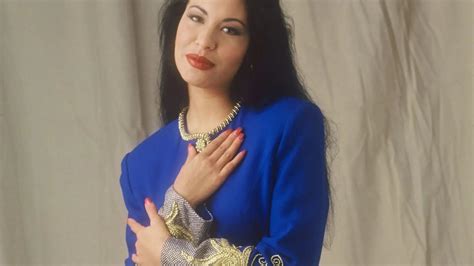 how tall is selena quintanilla|Selena Quintanilla: Net Worth, Age, Height